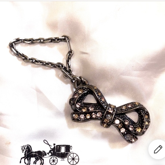 Coach Selena Bow Bag Charm, embellished with Tea Rose 2018 Limited Edition - Picture 16 of 16